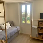55M2 Charmante Maison Mitoyenne, Jardin, Parking