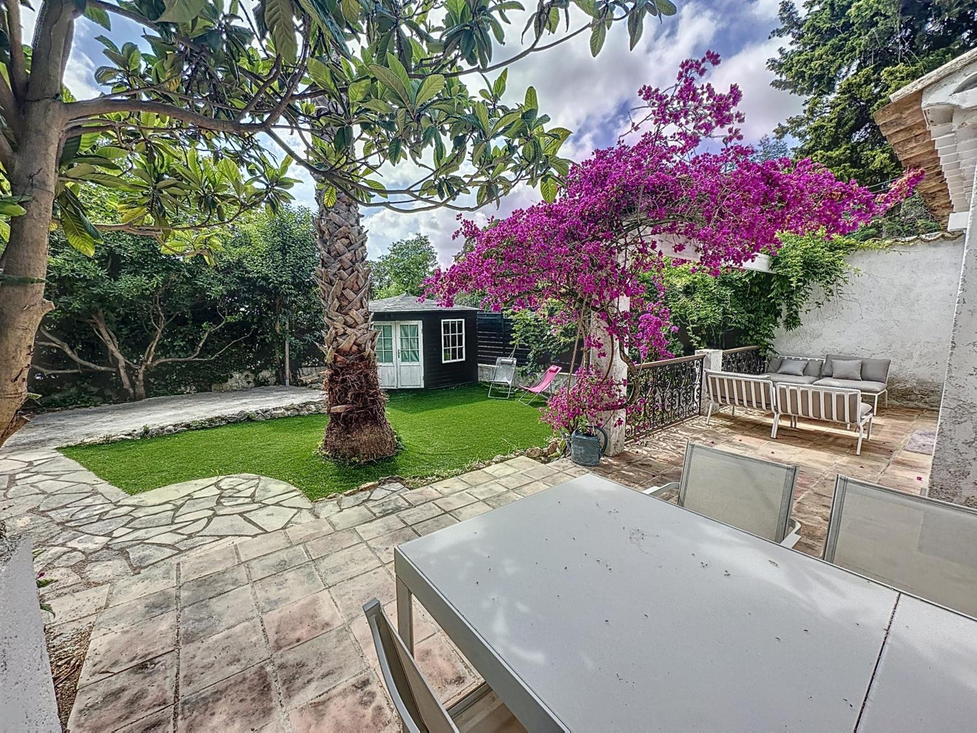 55m2 Charmante Maison Mitoyenne, Jardin, Parking * Cannes
